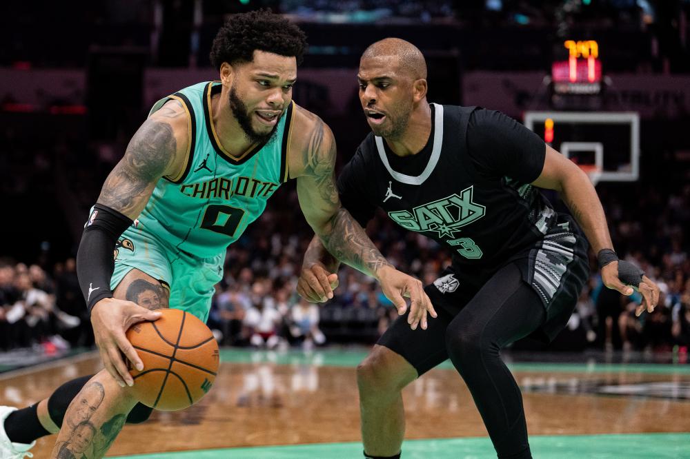 墨西哥媒体：多特向西汉姆联咨询埃德松-阿尔瓦雷斯合同情况.