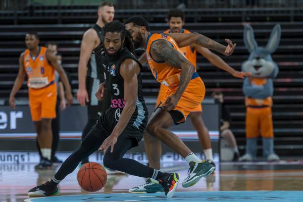 和浓眉才是绝配？范德比尔特的防守能力详解