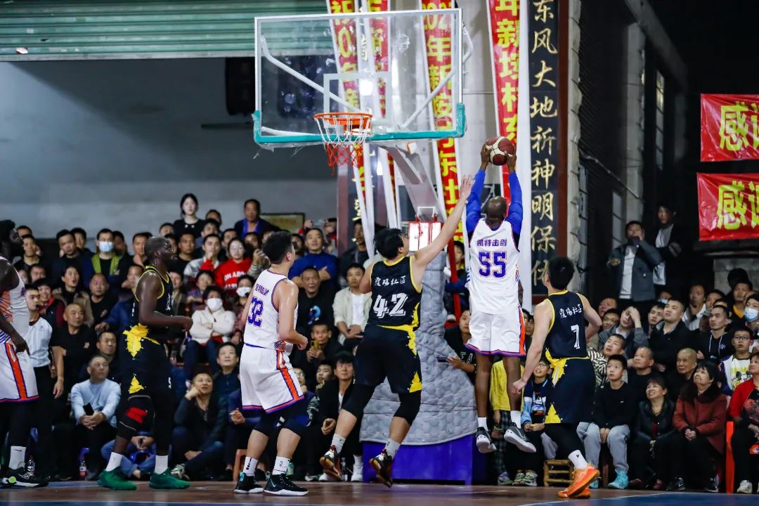 上海队夺得首届CBA俱乐部杯冠军 布莱德索当选MVP2025-02-16.